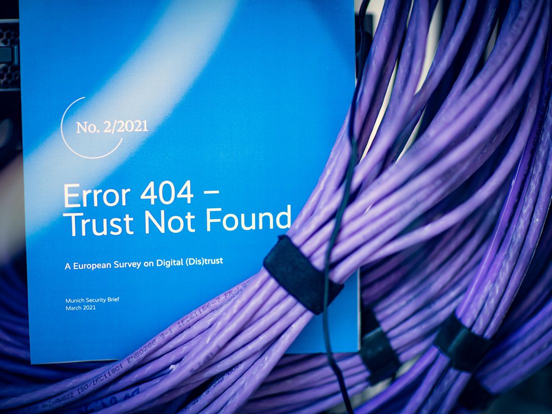 Munich Security Brief | Error 404 – Trust Not Found | A European Survey on Digital (Dis)trust Cover des Munich Security Briefs "Error 404 – Trust Not Found"